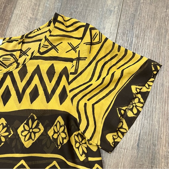 Kirra Sheer Tribal pattern Open Back Blouse - Picture 3 of 5